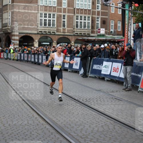 05.10.2025 - 20. swb-Marathon Bremen Yannick Fuchs http://msf.ph/oto/9234706 05.10.2025 10:35:27 Ziel 9336 meine-sportfotos.de