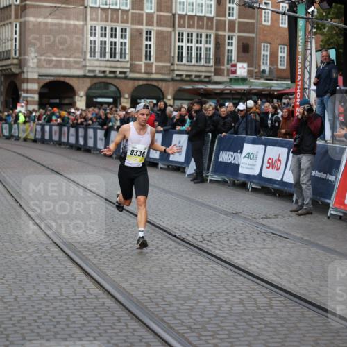 05.10.2025 - 20. swb-Marathon Bremen Yannick Fuchs http://msf.ph/oto/9234716 05.10.2025 10:35:27 Ziel 9336 meine-sportfotos.de