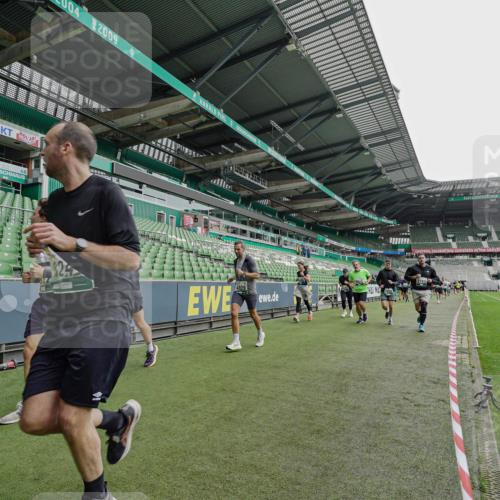 05.10.2025 - 20. swb-Marathon Bremen Michael Burmester http://msf.ph/oto/9234720 05.10.2025 12:58:59 Laufen im Stadion 219, 586, 667, 726, 988, 1229, 1503, 1516, 1598, 1619, 1711, 1716, 1843, 1854, 2496, 2663, 2734, 2797, 2922, 2941, 3141, 3252, 3254, 3467, 3615, 3747, 3791, 4095, 4113, 4486, 4522, 4783, 4827, 4909, 4967, 5123, 5214, 5261, 5530, 5584, 5722, 5808, 5878, 5891, 6007, 6030, 6113, 6374, 6561, 6624, 6672, 6675, 6882, 6944, 7038, 7169, 7185, 7262, 7311, 7312, 7550, 7976, 8097, 8214, 8247, 8355, 8379, 8539, 8972, 9024, 9112, 10526, 90, 846, 2158, 2648, 2893, 4389, 4446, 5313 meine-sportfotos.de
