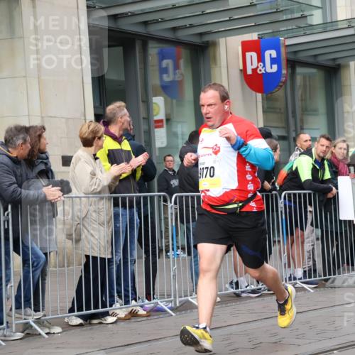 05.10.2025 - 20. swb-Marathon Bremen Strokosch-Dieckow http://msf.ph/oto/9234722 05.10.2025 10:43:45 Ziel 9170, 9614, 9865, 9919, 10044, 10348, 10351, 10649, 10652, 10780, 10816, 11256, 11316, 11503, 11645, 11648, 11683, 9170, 9614, 9865, 9919, 10044, 10348, 10351, 10649, 10652, 10780, 10816, 11256, 11316, 11503, 11645, 11648, 11683 meine-sportfotos.de
