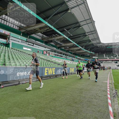 05.10.2025 - 20. swb-Marathon Bremen Michael Burmester http://msf.ph/oto/9234729 05.10.2025 12:59:00 Laufen im Stadion 219, 586, 667, 726, 988, 1229, 1503, 1516, 1598, 1619, 1711, 1716, 1843, 1854, 2496, 2663, 2734, 2797, 2922, 2941, 3141, 3252, 3254, 3467, 3615, 3747, 3791, 4095, 4113, 4486, 4522, 4783, 4827, 4909, 4967, 5123, 5261, 5530, 5584, 5722, 5808, 5878, 5891, 6007, 6030, 6113, 6374, 6561, 6624, 6672, 6675, 6882, 6944, 7038, 7169, 7185, 7262, 7311, 7312, 7550, 7976, 8097, 8214, 8247, 8355, 8379, 8539, 8972, 9024, 9112, 10526, 90, 846, 2158, 2648, 2893, 4389, 4446, 5313 meine-sportfotos.de