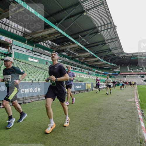 05.10.2025 - 20. swb-Marathon Bremen Michael Burmester http://msf.ph/oto/9234767 05.10.2025 12:59:07 Laufen im Stadion 27, 219, 586, 667, 726, 807, 988, 1043, 1229, 1503, 1516, 1598, 1619, 1711, 1716, 1843, 1854, 2496, 2663, 2797, 2922, 2941, 2945, 3141, 3252, 3254, 3467, 3615, 3747, 3791, 3888, 4095, 4113, 4395, 4486, 4522, 4783, 4827, 4909, 4967, 5123, 5261, 5510, 5530, 5584, 5722, 5808, 5878, 5891, 6007, 6030, 6113, 6374, 6561, 6624, 6672, 6882, 6944, 7038, 7169, 7185, 7201, 7262, 7311, 7312, 7467, 7511, 7550, 7929, 8097, 8214, 8247, 8355, 8485, 8539, 8972, 9024, 10526, 90, 846, 2158, 4446 meine-sportfotos.de