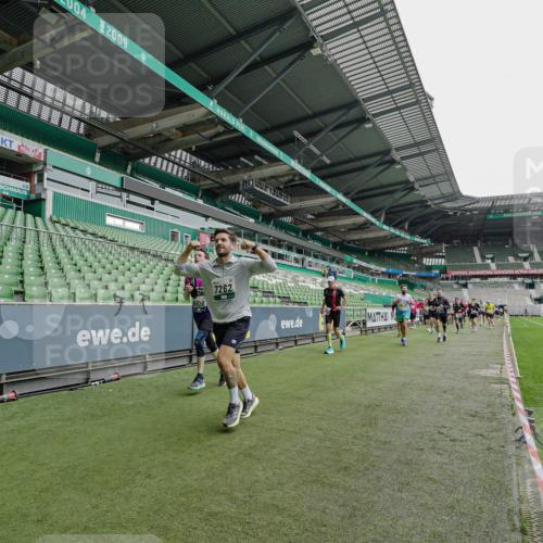 05.10.2025 - 20. swb-Marathon Bremen Michael Burmester http://msf.ph/oto/9234788 05.10.2025 12:59:09 Laufen im Stadion 27, 219, 586, 667, 726, 807, 988, 1043, 1229, 1503, 1516, 1598, 1619, 1711, 1843, 1854, 2496, 2663, 2797, 2922, 2941, 2945, 3141, 3252, 3254, 3467, 3615, 3747, 3791, 3888, 4095, 4113, 4395, 4486, 4522, 4783, 4827, 4909, 4967, 5123, 5261, 5510, 5530, 5584, 5722, 5808, 5878, 5891, 6007, 6030, 6113, 6374, 6561, 6624, 6672, 6882, 7169, 7185, 7201, 7262, 7311, 7312, 7467, 7511, 7550, 7906, 7929, 8097, 8214, 8247, 8355, 8485, 8539, 8972, 9024, 10526, 90, 846, 2158, 4446 meine-sportfotos.de