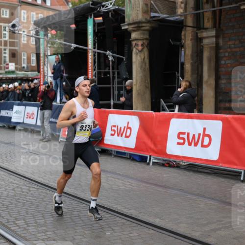 05.10.2025 - 20. swb-Marathon Bremen Yannick Fuchs http://msf.ph/oto/9234797 05.10.2025 10:35:28 Ziel 9336 meine-sportfotos.de