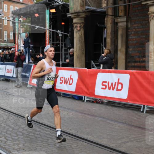 05.10.2025 - 20. swb-Marathon Bremen Yannick Fuchs http://msf.ph/oto/9234804 05.10.2025 10:35:28 Ziel 9336 meine-sportfotos.de