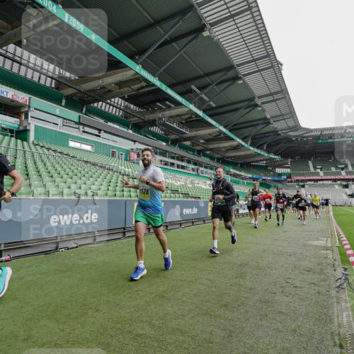 05.10.2025 - 20. swb-Marathon Bremen Michael Burmester http://msf.ph/oto/9234806 05.10.2025 12:59:12 Laufen im Stadion 27, 219, 226, 586, 667, 807, 988, 1043, 1229, 1503, 1516, 1598, 1619, 1711, 1843, 1854, 2496, 2663, 2797, 2922, 2941, 2945, 3086, 3087, 3141, 3252, 3254, 3467, 3615, 3747, 3791, 3888, 4095, 4113, 4380, 4395, 4486, 4522, 4783, 4827, 4909, 4967, 5123, 5261, 5510, 5530, 5584, 5722, 5808, 5878, 5891, 6007, 6030, 6113, 6374, 6561, 6624, 6672, 6882, 7169, 7185, 7201, 7262, 7311, 7312, 7398, 7467, 7511, 7550, 7906, 7929, 8097, 8214, 8247, 8355, 8485, 8539, 9024, 9072, 10526, 90, 726 meine-sportfotos.de