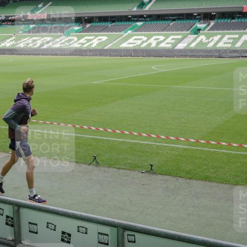 05.10.2025 - 20. swb-Marathon Bremen Michael Burmester http://msf.ph/oto/9234828 05.10.2025 10:32:12 Laufen im Stadion 7193, 8118, 8326, 8333, 8888, 9176, 9226, 9238, 9256, 9268, 9284, 9313, 9415, 9427, 9436, 9439, 9456, 9506, 9514, 9517, 9581, 9621, 9701, 9776, 9807, 9830, 9834, 9868, 9871, 9903, 9956, 9957, 9985, 10014, 10019, 10020, 10029, 10038, 10057, 10064, 10075, 10128, 10206, 10215, 10226, 10242, 10262, 10296, 10310, 10327, 10335, 10369, 10385, 10388, 10416, 10460, 10468, 10616, 10662, 10698, 10719, 10785, 7251, 9004, 9172, 9196, 9252, 9287, 9337, 9431, 9457, 9506, 10222 meine-sportfotos.de