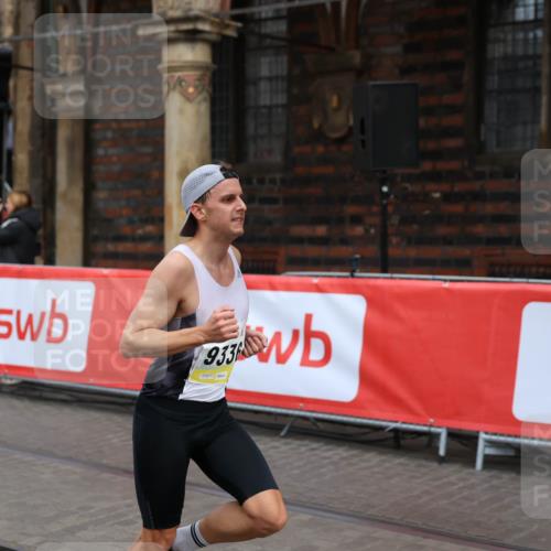 05.10.2025 - 20. swb-Marathon Bremen Yannick Fuchs http://msf.ph/oto/9234829 05.10.2025 10:35:28 Ziel 9336 meine-sportfotos.de