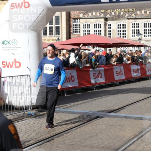 05.10.2025 - 20. swb-Marathon Bremen Yannick Fuchs http://msf.ph/oto/9234845 05.10.2025 11:04:22 Ziel 7789, 9448, 10098, 10853, 11001, 11077, 11102, 11685 meine-sportfotos.de