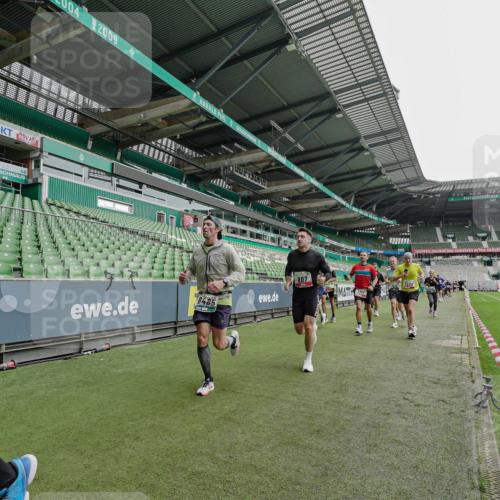 05.10.2025 - 20. swb-Marathon Bremen Michael Burmester http://msf.ph/oto/9234846 05.10.2025 12:59:17 Laufen im Stadion 27, 99, 219, 226, 586, 667, 807, 1043, 1229, 1516, 1598, 1619, 1711, 1843, 1854, 2496, 2663, 2797, 2941, 2945, 3086, 3087, 3141, 3252, 3615, 3747, 3791, 3888, 4095, 4113, 4380, 4395, 4486, 4522, 4536, 4783, 4827, 4909, 4967, 5123, 5510, 5530, 5584, 5722, 5808, 5878, 5891, 6007, 6030, 6113, 6374, 6561, 6624, 6672, 6882, 7169, 7185, 7201, 7262, 7311, 7312, 7398, 7421, 7467, 7511, 7550, 7906, 7929, 8097, 8214, 8247, 8355, 8372, 8485, 8539, 8981, 9024, 9072, 10526, 726 meine-sportfotos.de