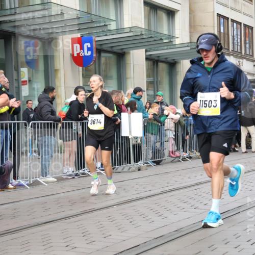 05.10.2025 - 20. swb-Marathon Bremen Strokosch-Dieckow http://msf.ph/oto/9234859 05.10.2025 10:43:51 Ziel 9614, 9919, 10044, 10348, 10351, 10649, 10652, 10666, 10780, 10816, 11316, 11503, 11645, 11648, 11659, 9614, 9919, 10044, 10348, 10351, 10649, 10652, 10666, 10780, 10816, 11316, 11503, 11645, 11648, 11659 meine-sportfotos.de