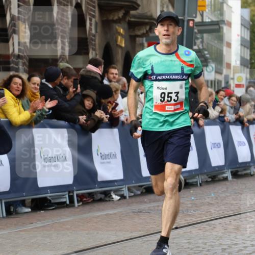 05.10.2025 - 20. swb-Marathon Bremen Strokosch-Dieckow http://msf.ph/oto/9234883 05.10.2025 12:37:16 Ziel 953 meine-sportfotos.de