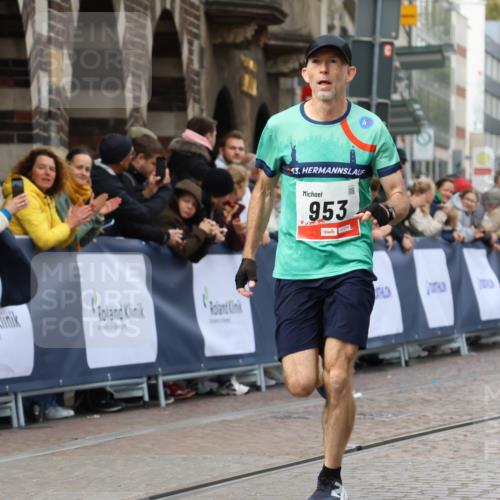 05.10.2025 - 20. swb-Marathon Bremen Strokosch-Dieckow http://msf.ph/oto/9234931 05.10.2025 12:37:16 Ziel 953 meine-sportfotos.de