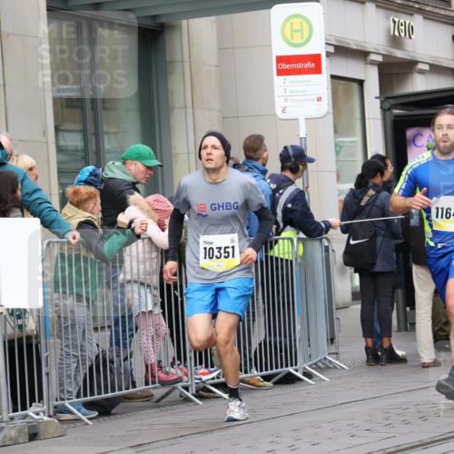 05.10.2025 - 20. swb-Marathon Bremen Strokosch-Dieckow http://msf.ph/oto/9234947 05.10.2025 10:43:55 Ziel 9361, 9614, 9919, 10044, 10348, 10351, 10505, 10649, 10652, 10666, 10780, 10816, 11316, 11503, 11645, 11648, 11659, 9361, 9614, 9919, 10044, 10348, 10351, 10505, 10649, 10652, 10666, 10780, 10816, 11316, 11503, 11645, 11648, 11659 meine-sportfotos.de