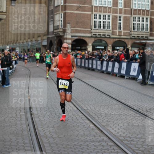 05.10.2025 - 20. swb-Marathon Bremen Yannick Fuchs http://msf.ph/oto/9234994 05.10.2025 10:35:30 Ziel 9336, 9340 meine-sportfotos.de