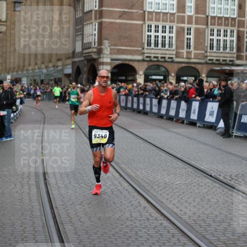 05.10.2025 - 20. swb-Marathon Bremen Yannick Fuchs http://msf.ph/oto/9234997 05.10.2025 10:35:30 Ziel 9336, 9340 meine-sportfotos.de
