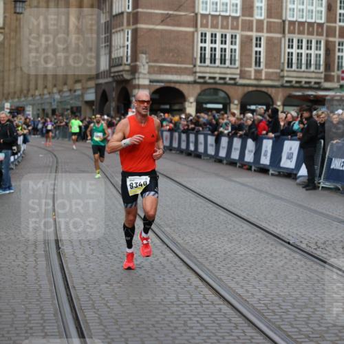 05.10.2025 - 20. swb-Marathon Bremen Yannick Fuchs http://msf.ph/oto/9234998 05.10.2025 10:35:30 Ziel 9336, 9340 meine-sportfotos.de