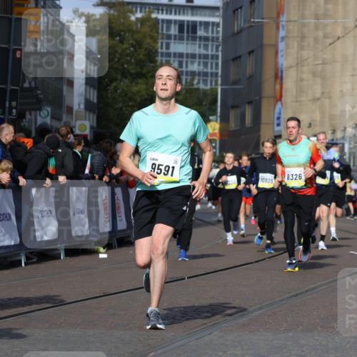 05.10.2025 - 20. swb-Marathon Bremen Strokosch-Dieckow http://msf.ph/oto/9235012 05.10.2025 10:54:44 Ziel 8326, 9282, 9295, 9436, 9560, 9591, 9754, 9776, 10007, 10024, 10232, 10233, 10487, 10770, 11163, 11276 meine-sportfotos.de