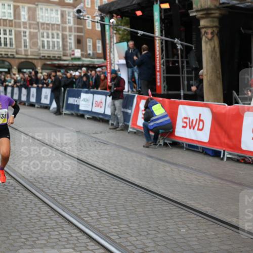 05.10.2025 - 20. swb-Marathon Bremen Yannick Fuchs http://msf.ph/oto/9235016 05.10.2025 10:35:41 Ziel 9697, 10538, 11341 meine-sportfotos.de
