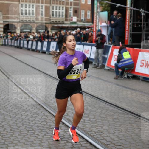 05.10.2025 - 20. swb-Marathon Bremen Yannick Fuchs http://msf.ph/oto/9235020 05.10.2025 10:35:42 Ziel 9697, 10538, 11341 meine-sportfotos.de