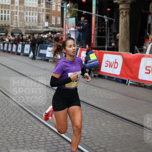 05.10.2025 - 20. swb-Marathon Bremen Yannick Fuchs http://msf.ph/oto/9235024 05.10.2025 10:35:42 Ziel 9697, 10538, 11341 meine-sportfotos.de