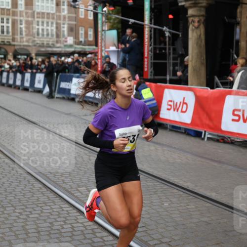 05.10.2025 - 20. swb-Marathon Bremen Yannick Fuchs http://msf.ph/oto/9235026 05.10.2025 10:35:42 Ziel 9697, 10538, 11341 meine-sportfotos.de
