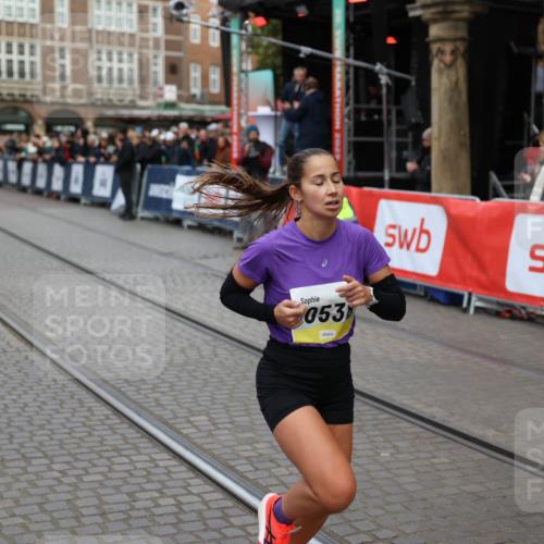 05.10.2025 - 20. swb-Marathon Bremen Yannick Fuchs http://msf.ph/oto/9235027 05.10.2025 10:35:42 Ziel 9697, 10538, 11341 meine-sportfotos.de