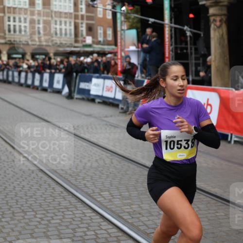 05.10.2025 - 20. swb-Marathon Bremen Yannick Fuchs http://msf.ph/oto/9235028 05.10.2025 10:35:42 Ziel 9697, 10538, 11341 meine-sportfotos.de