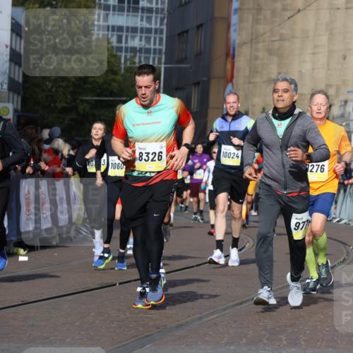 05.10.2025 - 20. swb-Marathon Bremen Strokosch-Dieckow http://msf.ph/oto/9235044 05.10.2025 10:54:46 Ziel 8326, 9282, 9295, 9436, 9560, 9591, 9754, 9776, 10007, 10024, 10232, 10233, 10487, 10609, 10770, 11163, 11276, 11373 meine-sportfotos.de