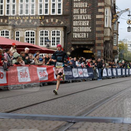 05.10.2025 - 20. swb-Marathon Bremen Yannick Fuchs http://msf.ph/oto/9235092 05.10.2025 10:36:00 Ziel 10372 meine-sportfotos.de
