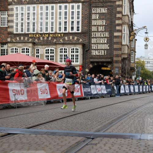 05.10.2025 - 20. swb-Marathon Bremen Yannick Fuchs http://msf.ph/oto/9235093 05.10.2025 10:36:00 Ziel 10372 meine-sportfotos.de