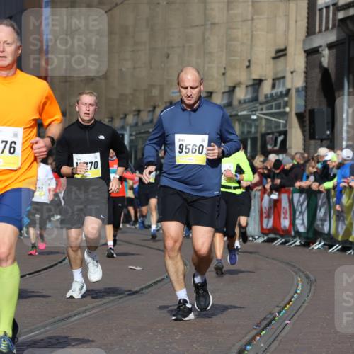 05.10.2025 - 20. swb-Marathon Bremen Strokosch-Dieckow http://msf.ph/oto/9235095 05.10.2025 10:54:49 Ziel 8326, 9427, 9436, 9560, 9570, 9754, 9776, 10024, 10231, 10232, 10233, 10487, 10609, 10770, 11163, 11276, 11373, 11470 meine-sportfotos.de