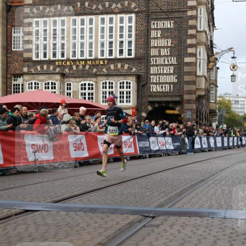 05.10.2025 - 20. swb-Marathon Bremen Yannick Fuchs http://msf.ph/oto/9235096 05.10.2025 10:36:00 Ziel 10372 meine-sportfotos.de