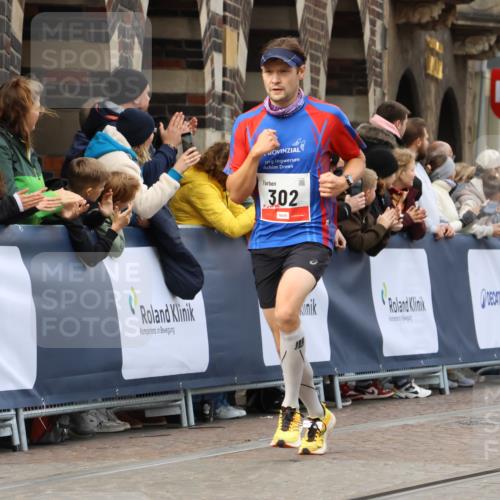 05.10.2025 - 20. swb-Marathon Bremen Strokosch-Dieckow http://msf.ph/oto/9235102 05.10.2025 12:37:26 Ziel 302, 1101 meine-sportfotos.de