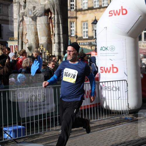 05.10.2025 - 20. swb-Marathon Bremen Yannick Fuchs http://msf.ph/oto/9235118 05.10.2025 11:04:22 Ziel 7789, 9448, 10098, 10853, 11001, 11077, 11102, 11685 meine-sportfotos.de
