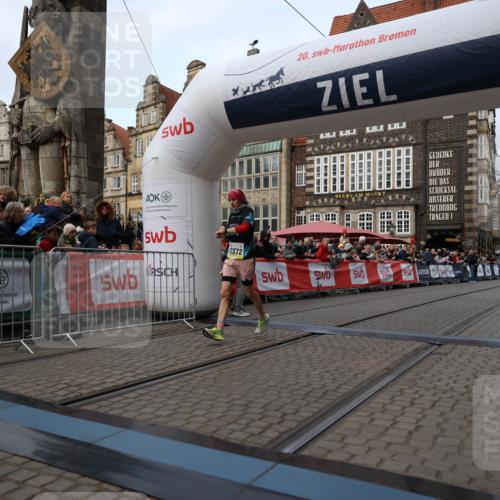 05.10.2025 - 20. swb-Marathon Bremen Yannick Fuchs http://msf.ph/oto/9235150 05.10.2025 10:36:01 Ziel 10372 meine-sportfotos.de