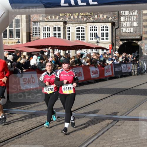 05.10.2025 - 20. swb-Marathon Bremen Yannick Fuchs http://msf.ph/oto/9235159 05.10.2025 11:04:30 Ziel 9448, 9537, 9684, 10678, 11200 meine-sportfotos.de
