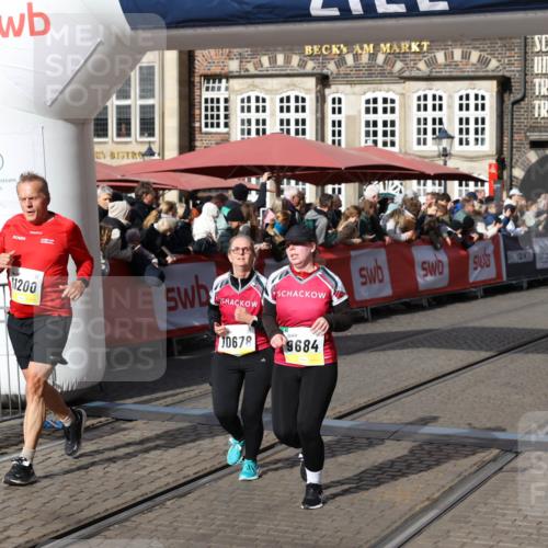 05.10.2025 - 20. swb-Marathon Bremen Yannick Fuchs http://msf.ph/oto/9235165 05.10.2025 11:04:30 Ziel 9448, 9537, 9684, 10678, 11200 meine-sportfotos.de