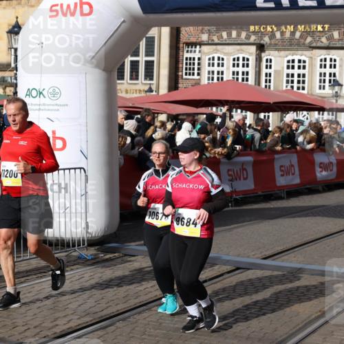 05.10.2025 - 20. swb-Marathon Bremen Yannick Fuchs http://msf.ph/oto/9235172 05.10.2025 11:04:30 Ziel 9448, 9537, 9684, 10678, 11200 meine-sportfotos.de
