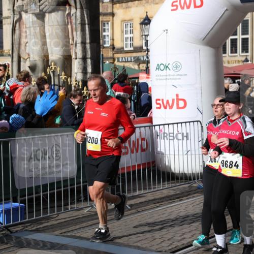05.10.2025 - 20. swb-Marathon Bremen Yannick Fuchs http://msf.ph/oto/9235179 05.10.2025 11:04:30 Ziel 9448, 9537, 9684, 10678, 11200 meine-sportfotos.de