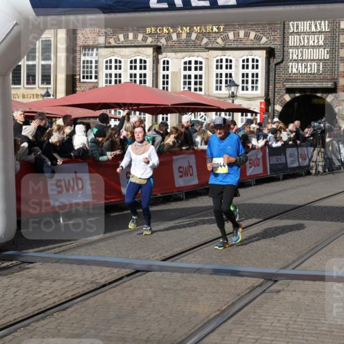 05.10.2025 - 20. swb-Marathon Bremen Yannick Fuchs http://msf.ph/oto/9235187 05.10.2025 11:04:34 Ziel 9684, 10439, 10483, 10678, 11044, 11200 meine-sportfotos.de