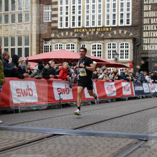 05.10.2025 - 20. swb-Marathon Bremen Yannick Fuchs http://msf.ph/oto/9235197 05.10.2025 10:36:14 Ziel 11188 meine-sportfotos.de