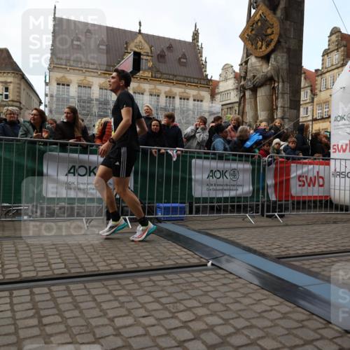 05.10.2025 - 20. swb-Marathon Bremen Yannick Fuchs http://msf.ph/oto/9235228 05.10.2025 10:36:16 Ziel 11188 meine-sportfotos.de