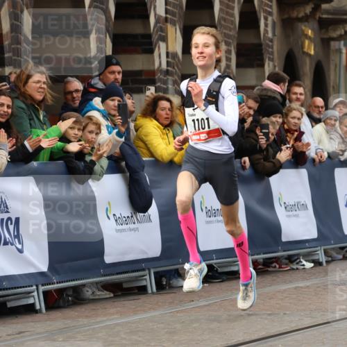 05.10.2025 - 20. swb-Marathon Bremen Strokosch-Dieckow http://msf.ph/oto/9235230 05.10.2025 12:37:31 Ziel 1101 meine-sportfotos.de