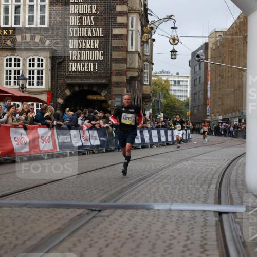 05.10.2025 - 20. swb-Marathon Bremen Yannick Fuchs http://msf.ph/oto/9235234 05.10.2025 10:36:27 Ziel 11013 meine-sportfotos.de