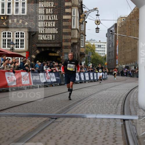 05.10.2025 - 20. swb-Marathon Bremen Yannick Fuchs http://msf.ph/oto/9235235 05.10.2025 10:36:27 Ziel 11013 meine-sportfotos.de