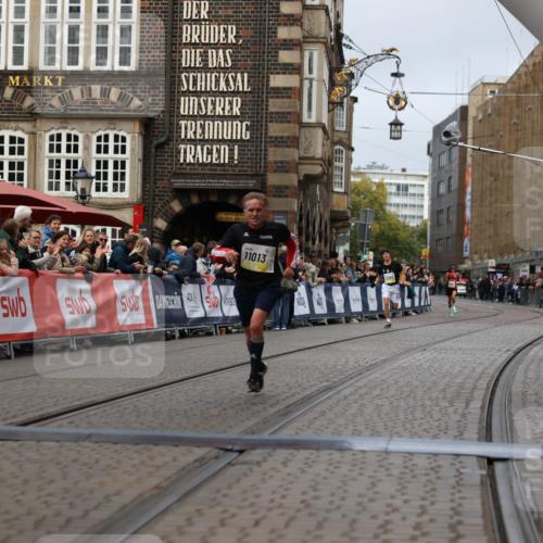 05.10.2025 - 20. swb-Marathon Bremen Yannick Fuchs http://msf.ph/oto/9235241 05.10.2025 10:36:27 Ziel 11013 meine-sportfotos.de