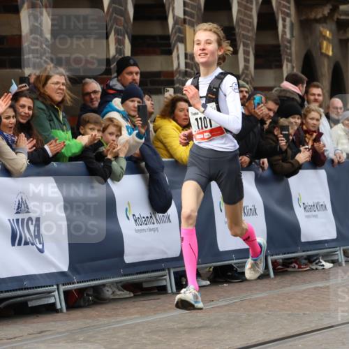 05.10.2025 - 20. swb-Marathon Bremen Strokosch-Dieckow http://msf.ph/oto/9235247 05.10.2025 12:37:31 Ziel 1101 meine-sportfotos.de