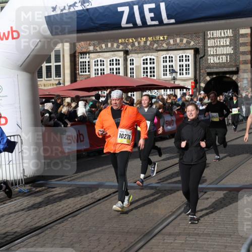 05.10.2025 - 20. swb-Marathon Bremen Yannick Fuchs http://msf.ph/oto/9235261 05.10.2025 11:04:39 Ziel 8111, 9394, 9610, 10278, 10439, 10483, 10531, 10674, 10869, 10956, 11044, 11542, 11704 meine-sportfotos.de