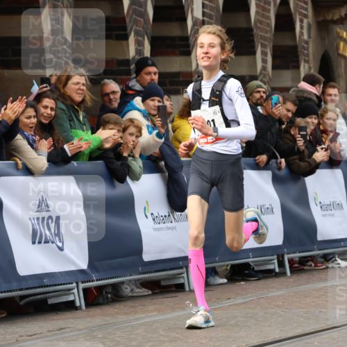 05.10.2025 - 20. swb-Marathon Bremen Strokosch-Dieckow http://msf.ph/oto/9235262 05.10.2025 12:37:31 Ziel 1101 meine-sportfotos.de